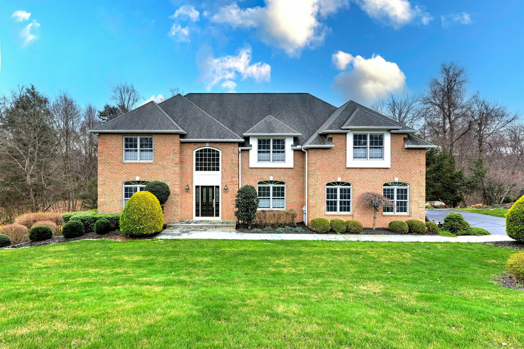 Property Photo: 911 Rainbow Trail CT 06477