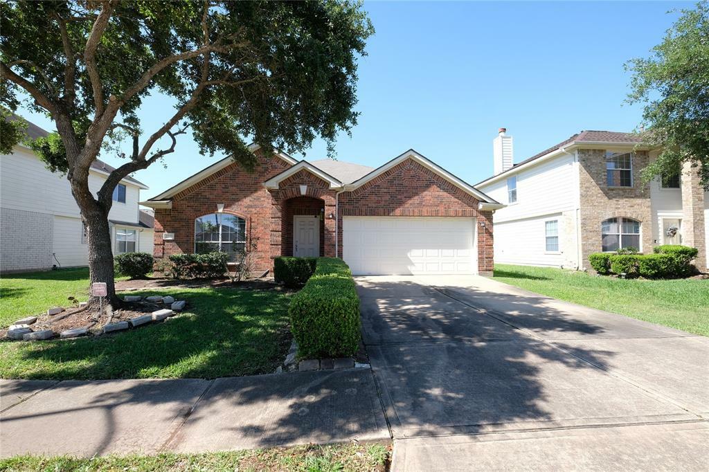Property Photo: 2239 Dawn Shadow Way TX 77545