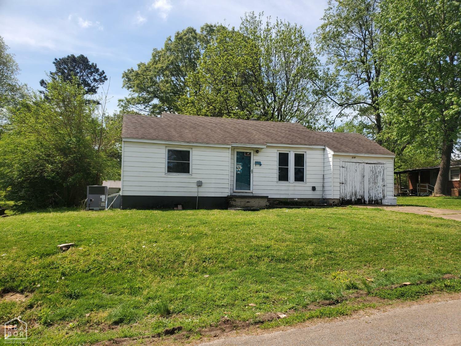 Property Photo:  509 Altman Avenue  AR 72401 