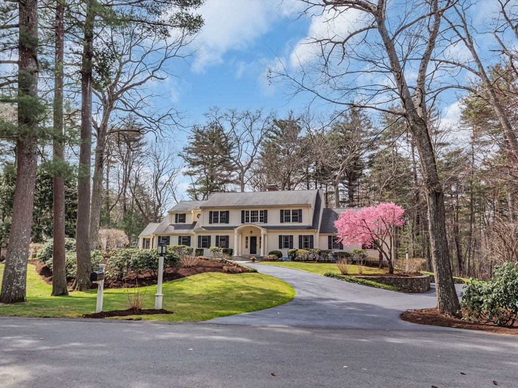 Property Photo: 16 Buttonwood Ln MA 02493
