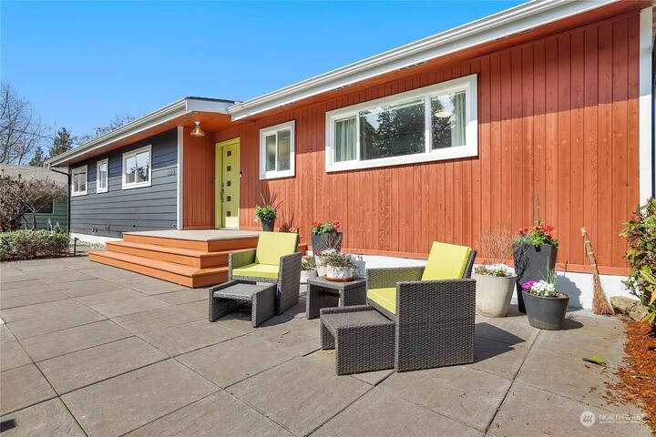 Property Photo:  16618 SE 45th Street  WA 98006 