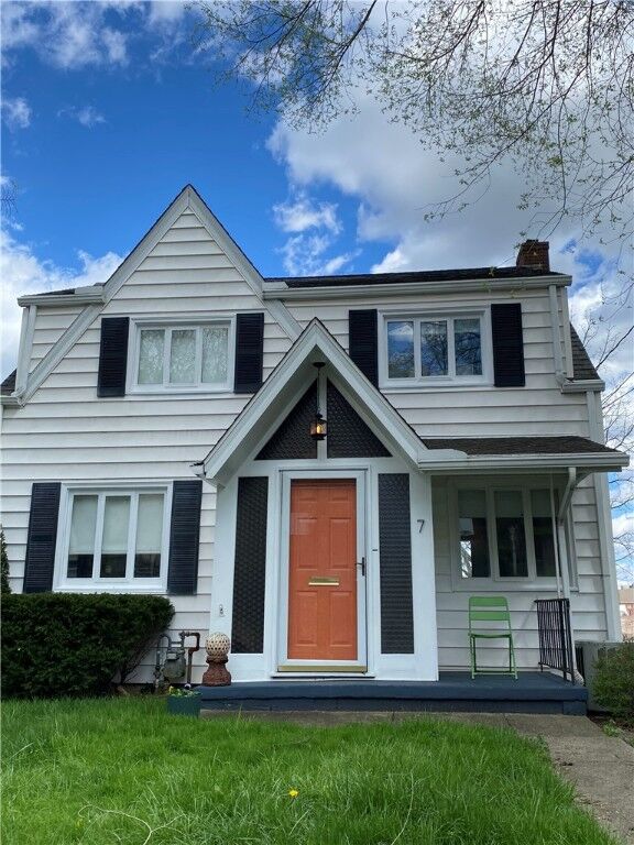 Property Photo:  7 Mechling Way  PA 15601 