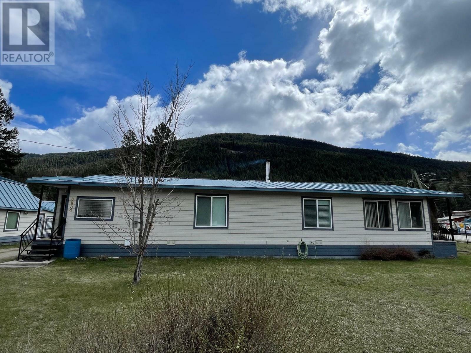 Photo de la propriété: 5834 3rd Street BC V0H 1A0