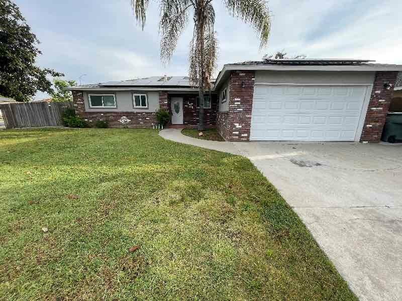 2432 W Indianapolis Avenue  Fresno CA 93705 photo