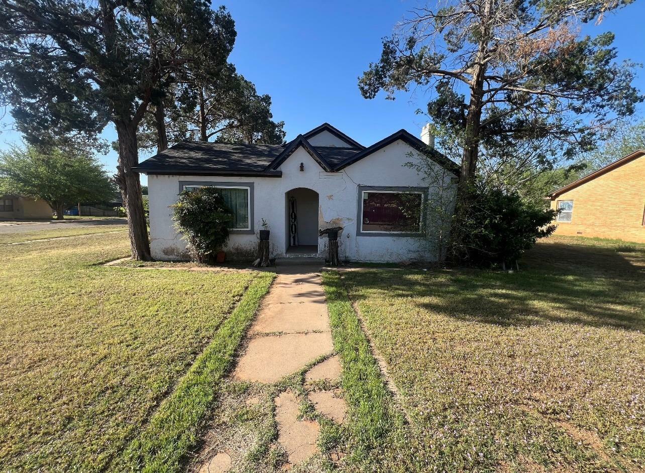 Property Photo:  1901 N 5th Street  TX 79373 