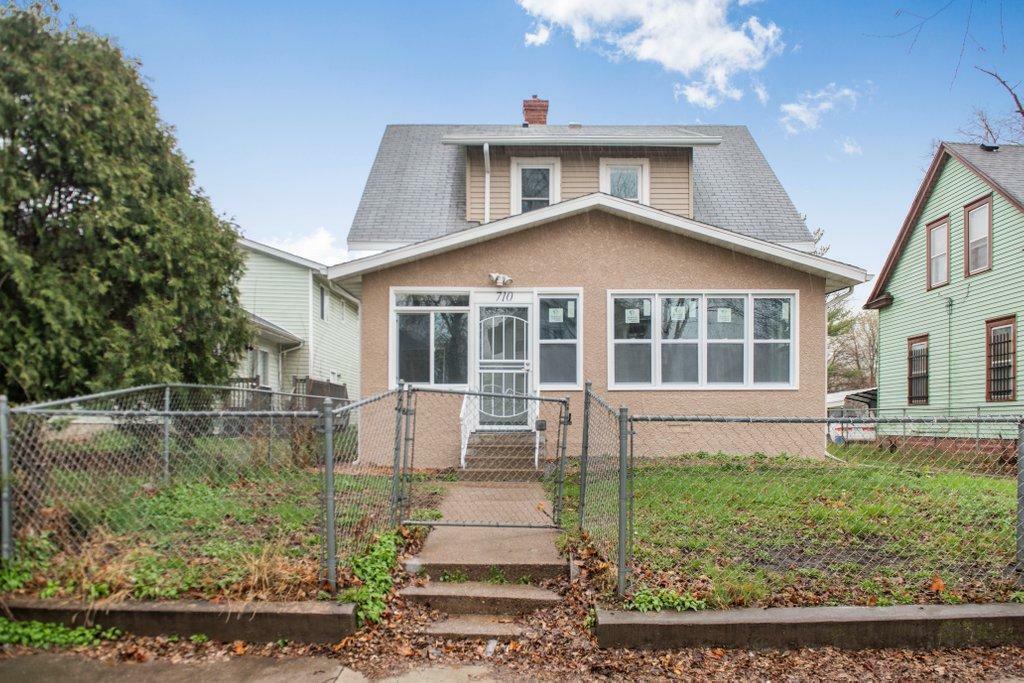 Property Photo:  710 Oliver Avenue N  MN 55411 