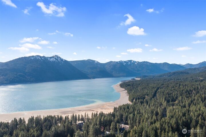 Property Photo:  381 Pine Loch Sun Drive  WA 98940 
