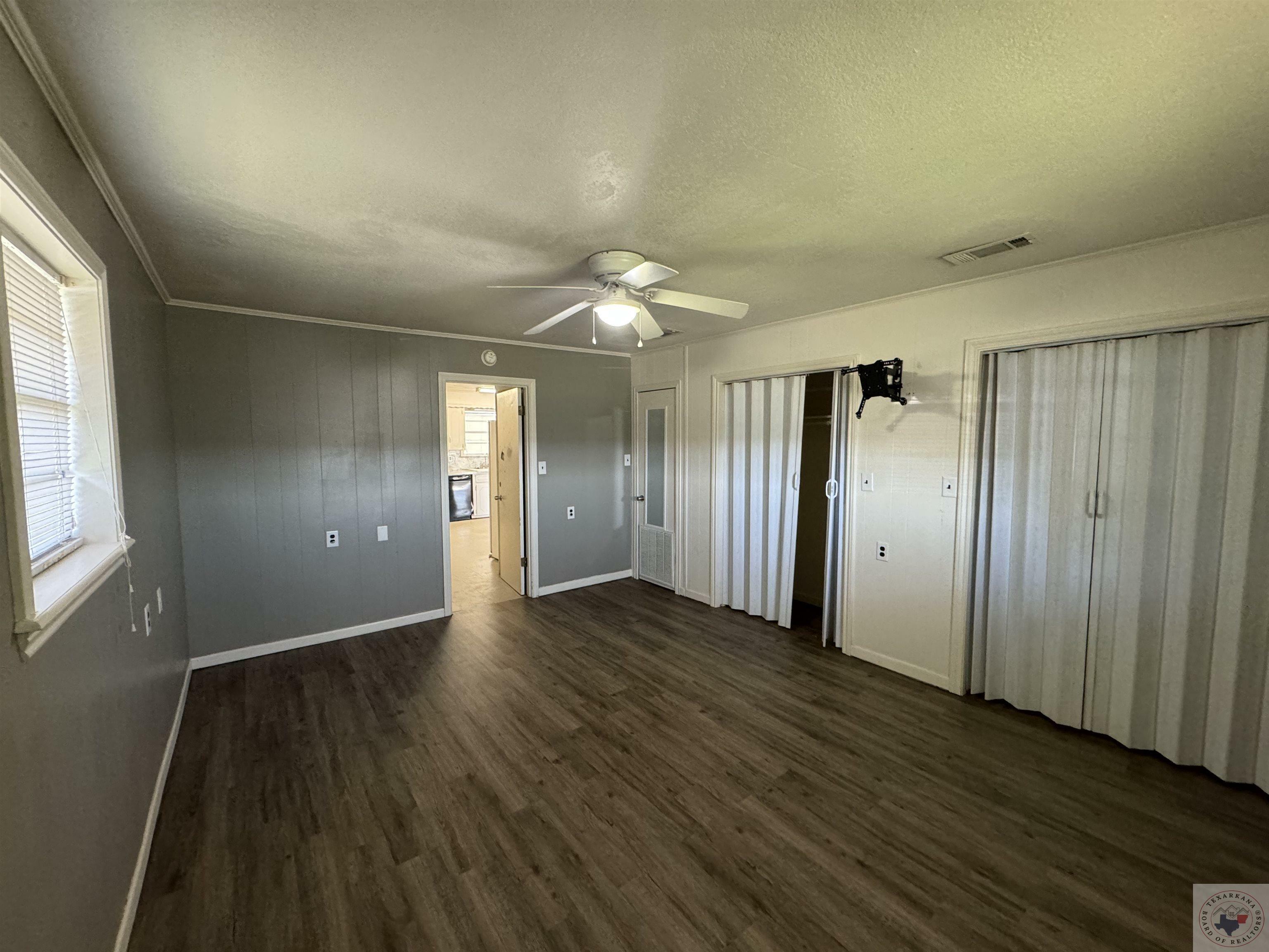 Property Photo:  210 Arlington  TX 75502 