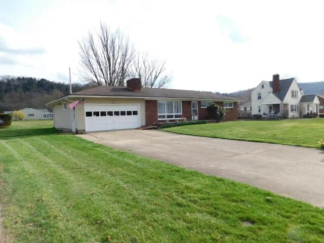 Property Photo: 799 Pleasant Drive PA 16365