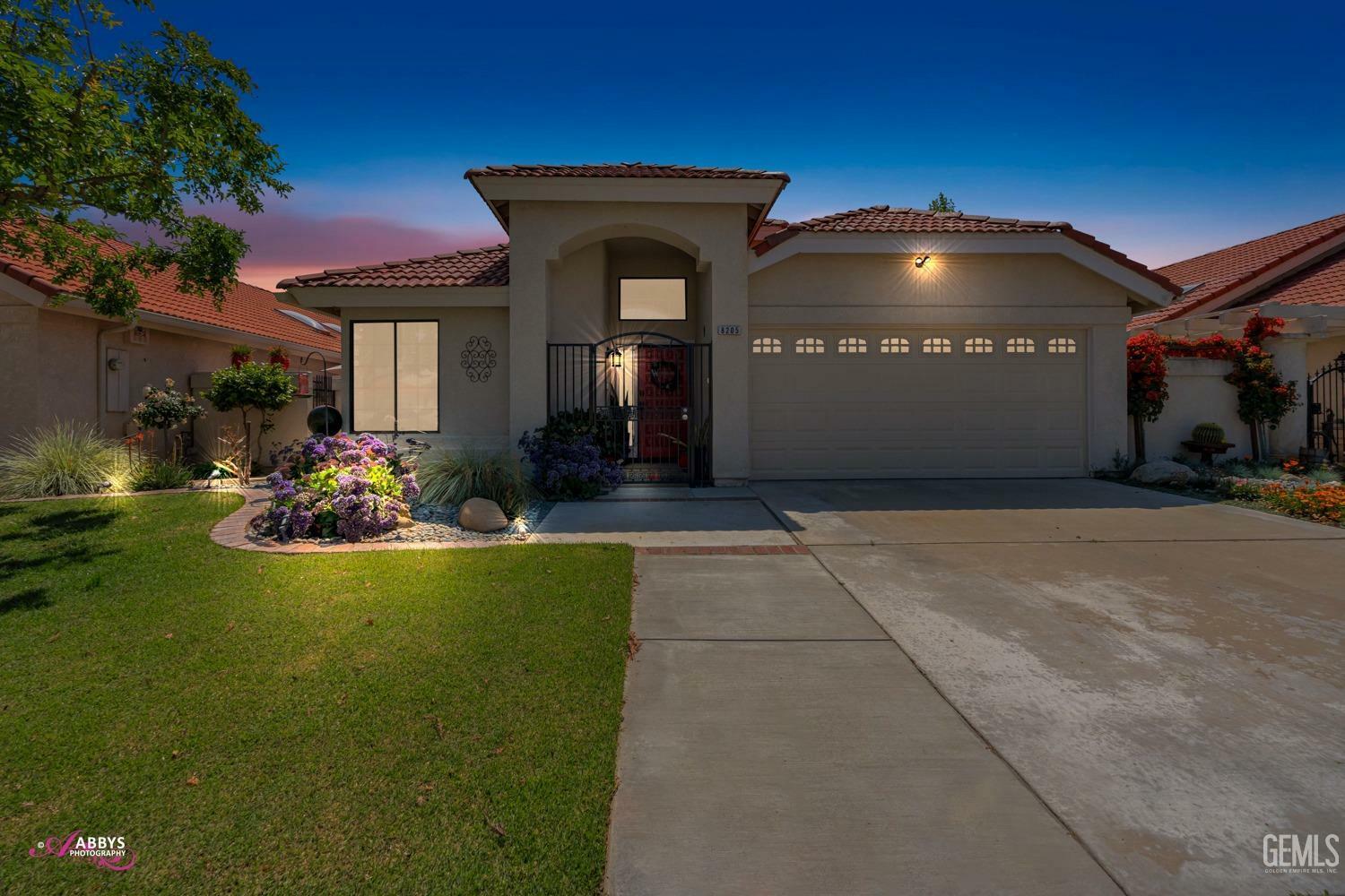 Property Photo:  8205 Sheffield Lane  CA 93311 