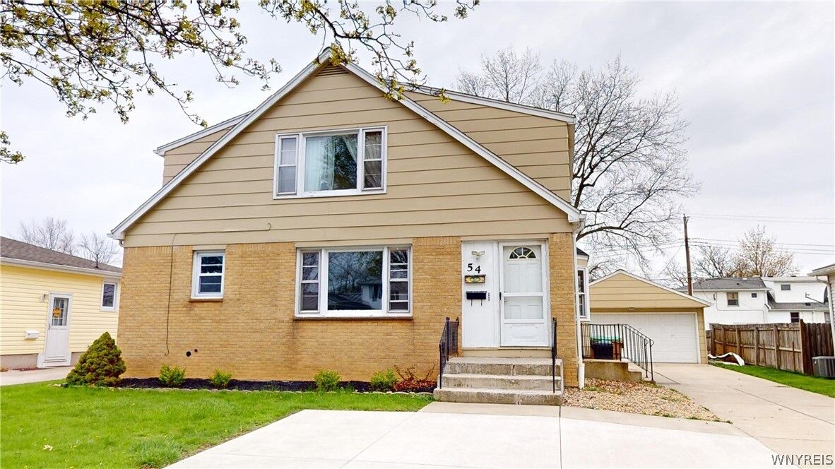 Property Photo:  54 Nancy Place  NY 14227 