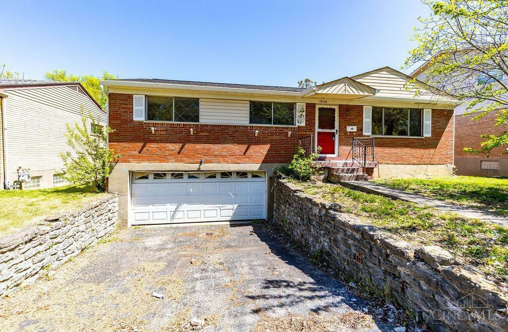 Property Photo: 7926 Glenorchard Drive OH 45237