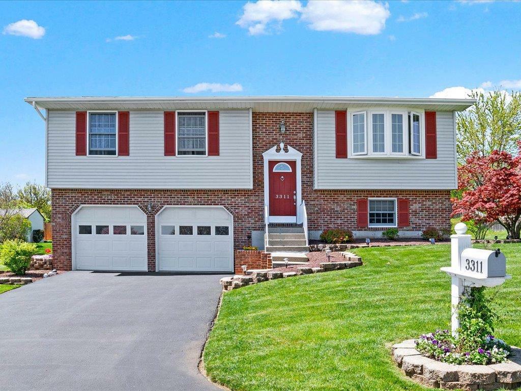 Property Photo:  3311 Valley View Road  PA 18020 