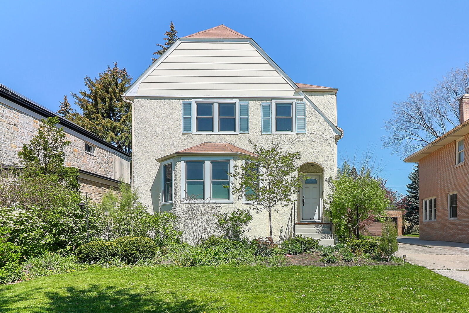 Property Photo: 430 Berkshire Street IL 60302