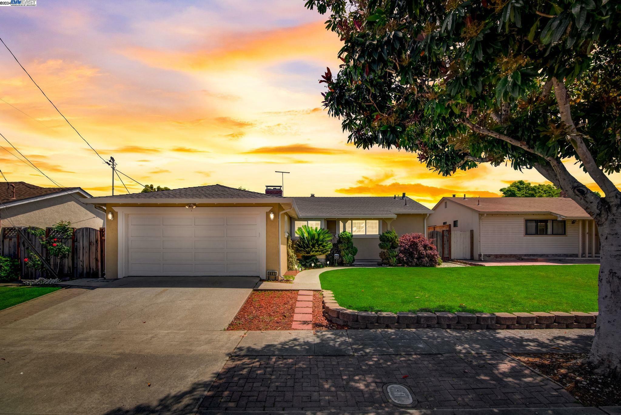 Property Photo: 441 Balmoral Way CA 94544
