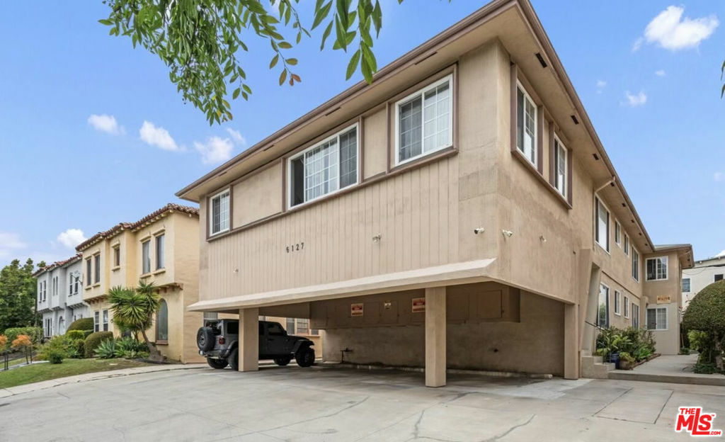 Property Photo: 6127 Saturn Street CA 90035