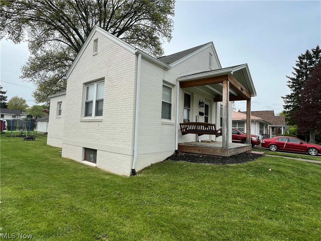 Property Photo:  2117 Marion Avenue  OH 43701 