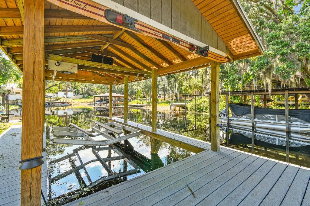 Property Photo:  11815 Lake Susan Court  FL 34711 