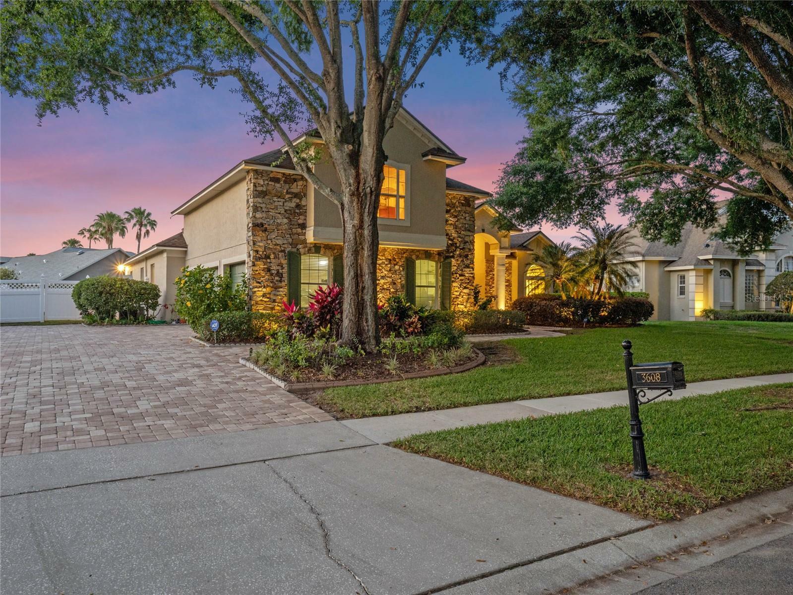 Property Photo:  3608 Beech Tree Drive  FL 32835 