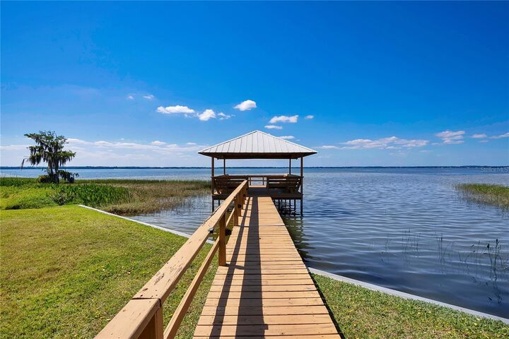 Property Photo:  2205 Cypress Cove Drive  FL 32778 