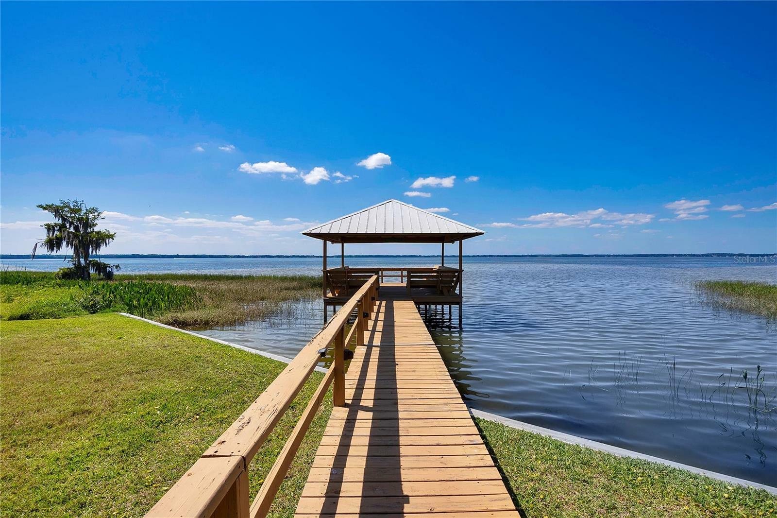 Property Photo:  2205 Cypress Cove Drive  FL 32778 