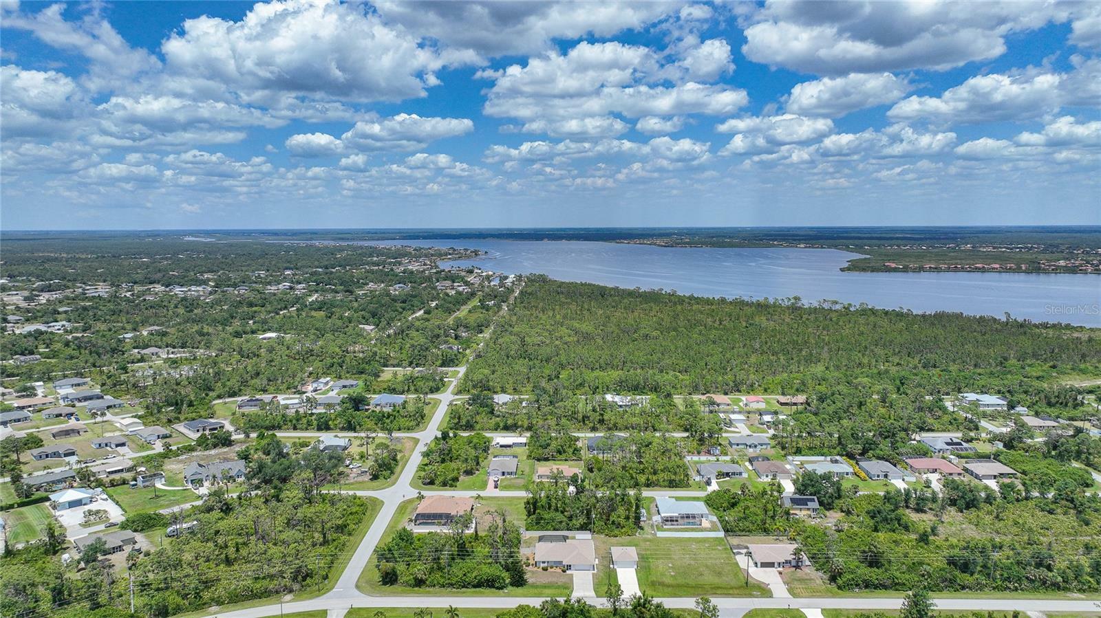 Property Photo:  6123 David Boulevard  FL 33981 