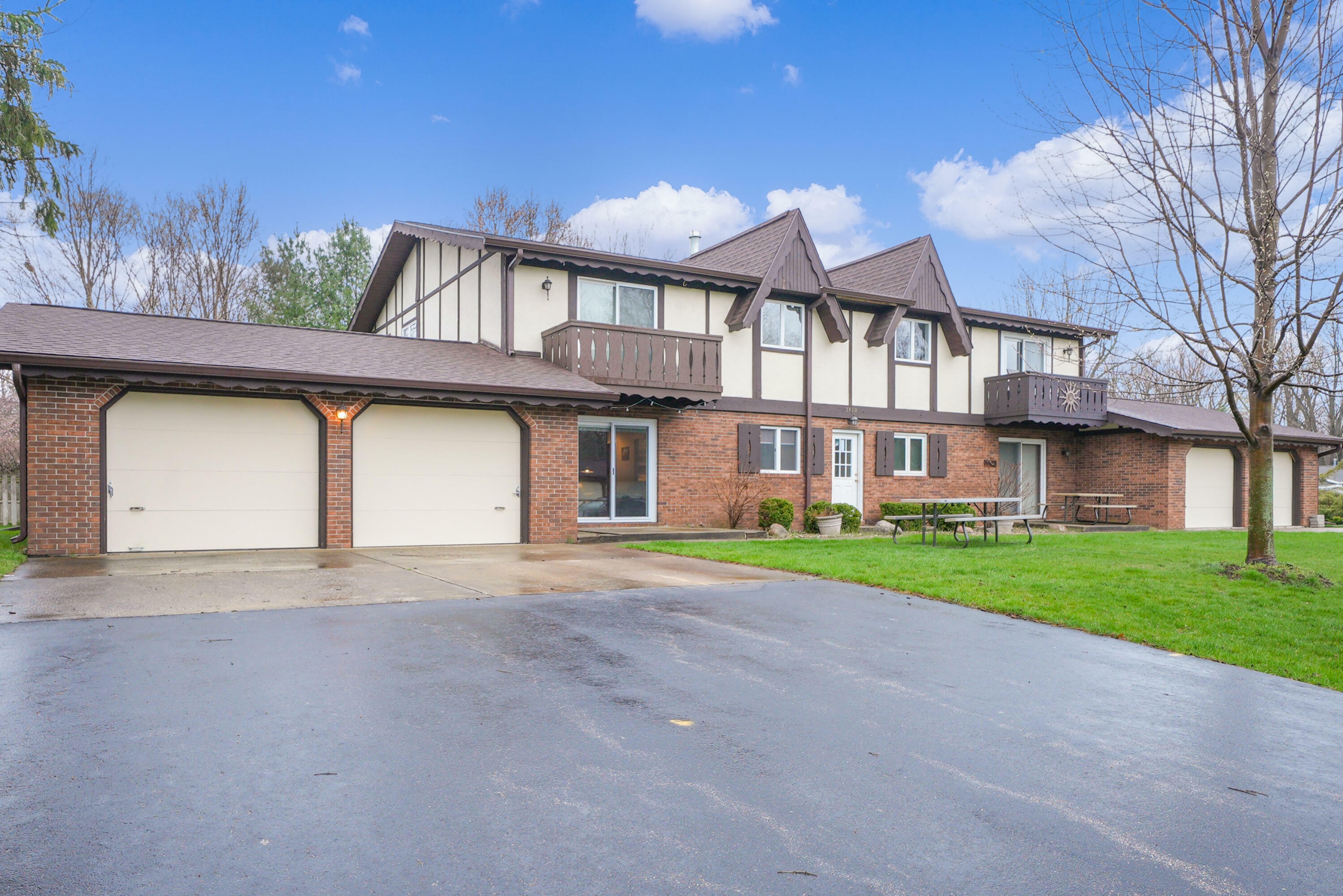 Property Photo:  5410 Country Aire Drive  MI 49038 