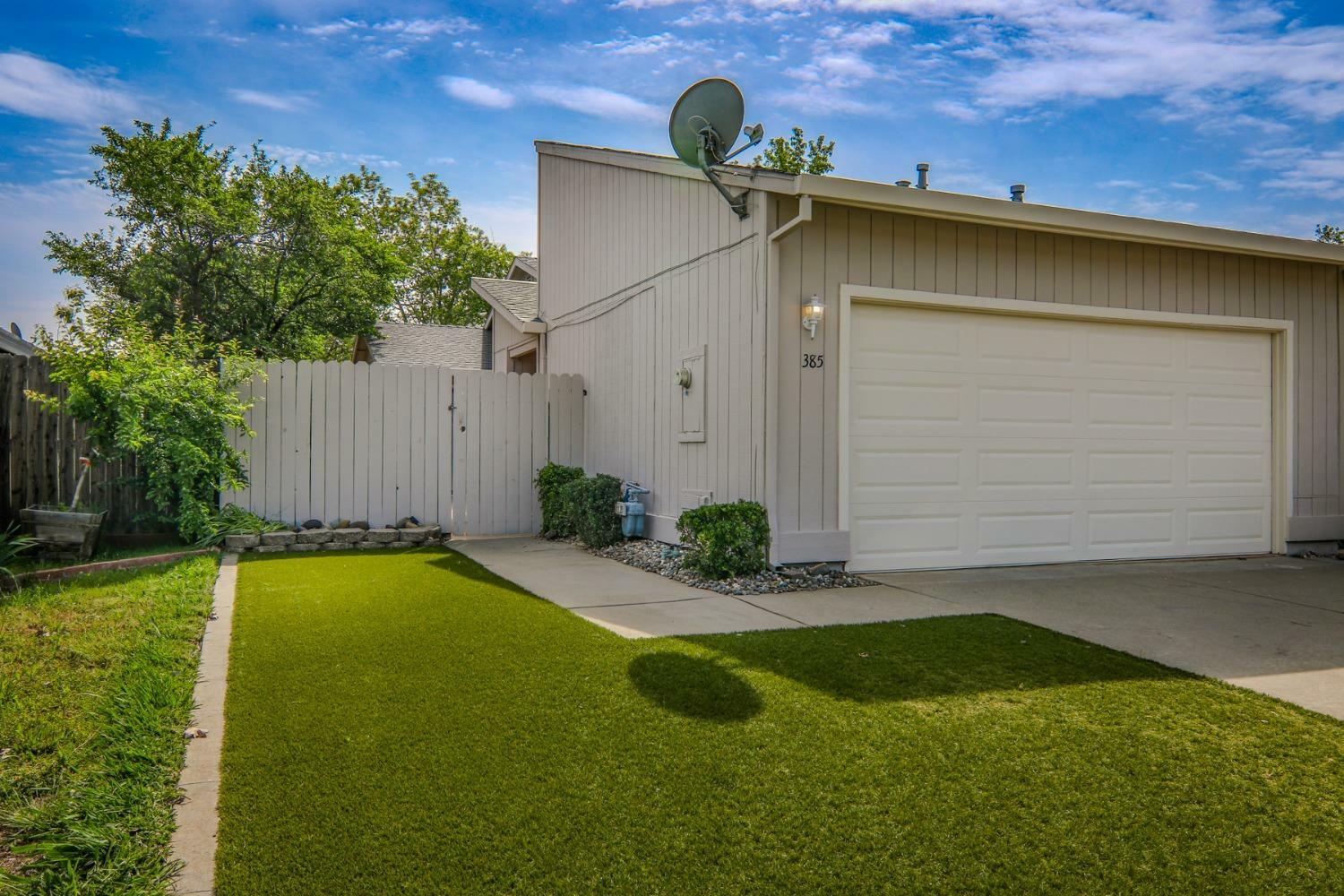 Property Photo:  385 R Street  CA 95648 