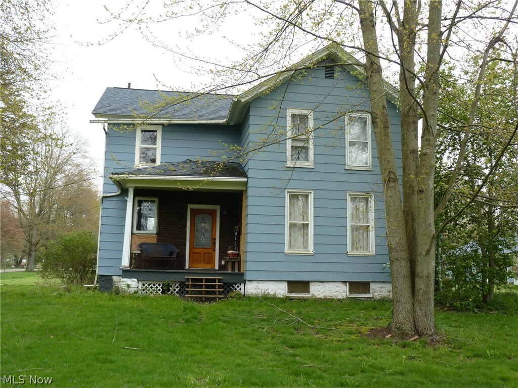 Property Photo:  3119 S Leavitt Road SW  OH 44481 