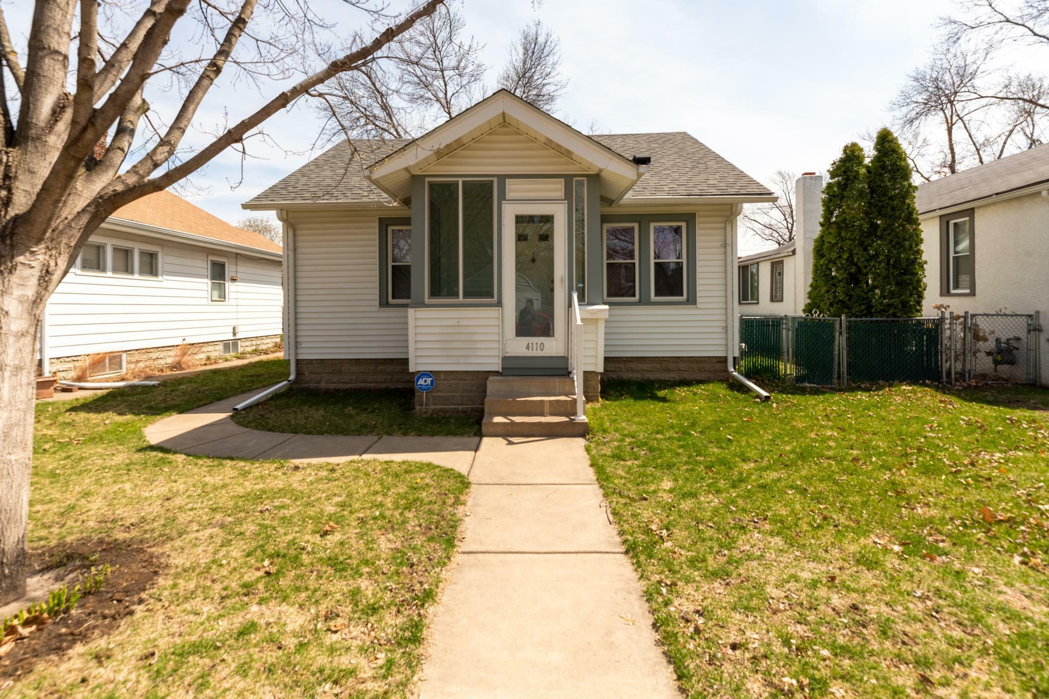 Property Photo:  4110 Upton Avenue N  MN 55412 