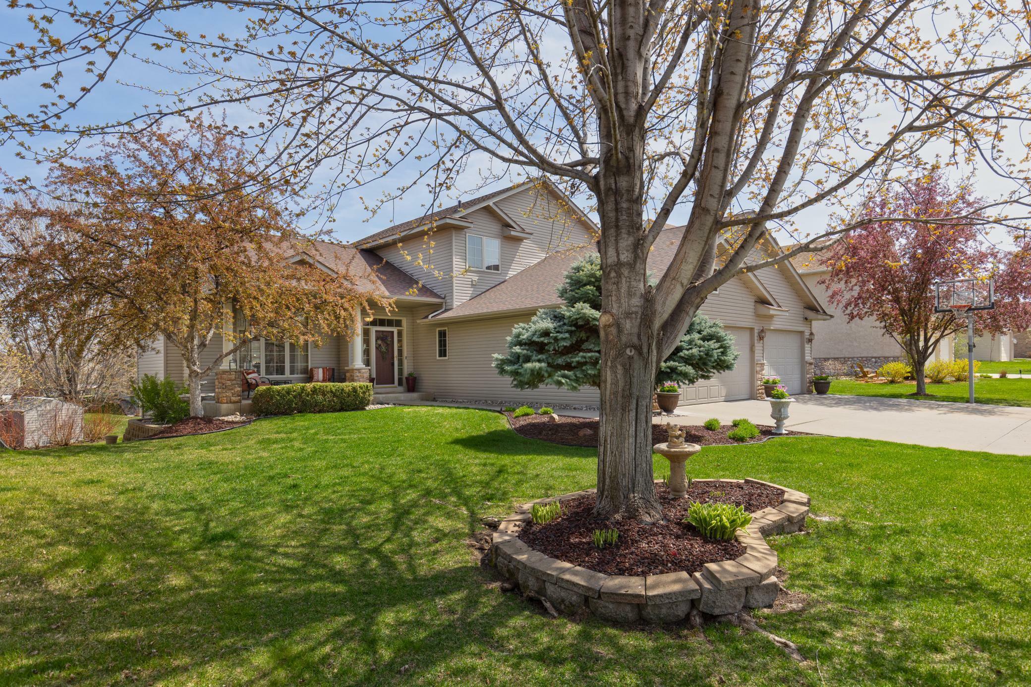 Property Photo:  1989 Staghorn Drive  MN 55379 