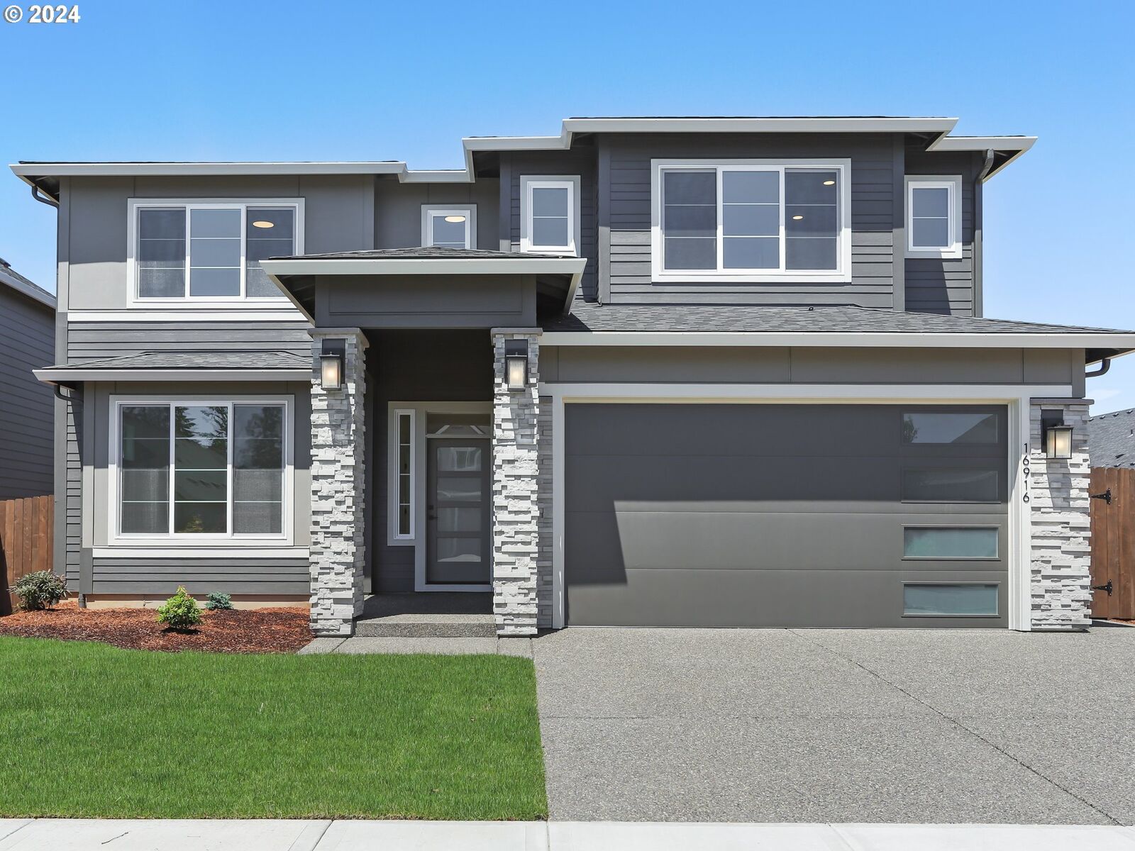 Property Photo:  16916 NE 80th St  WA 98682 