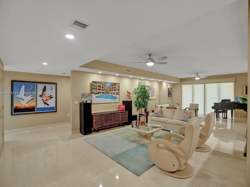 Property Photo:  3415 N Ocean Dr 505  FL 33019 