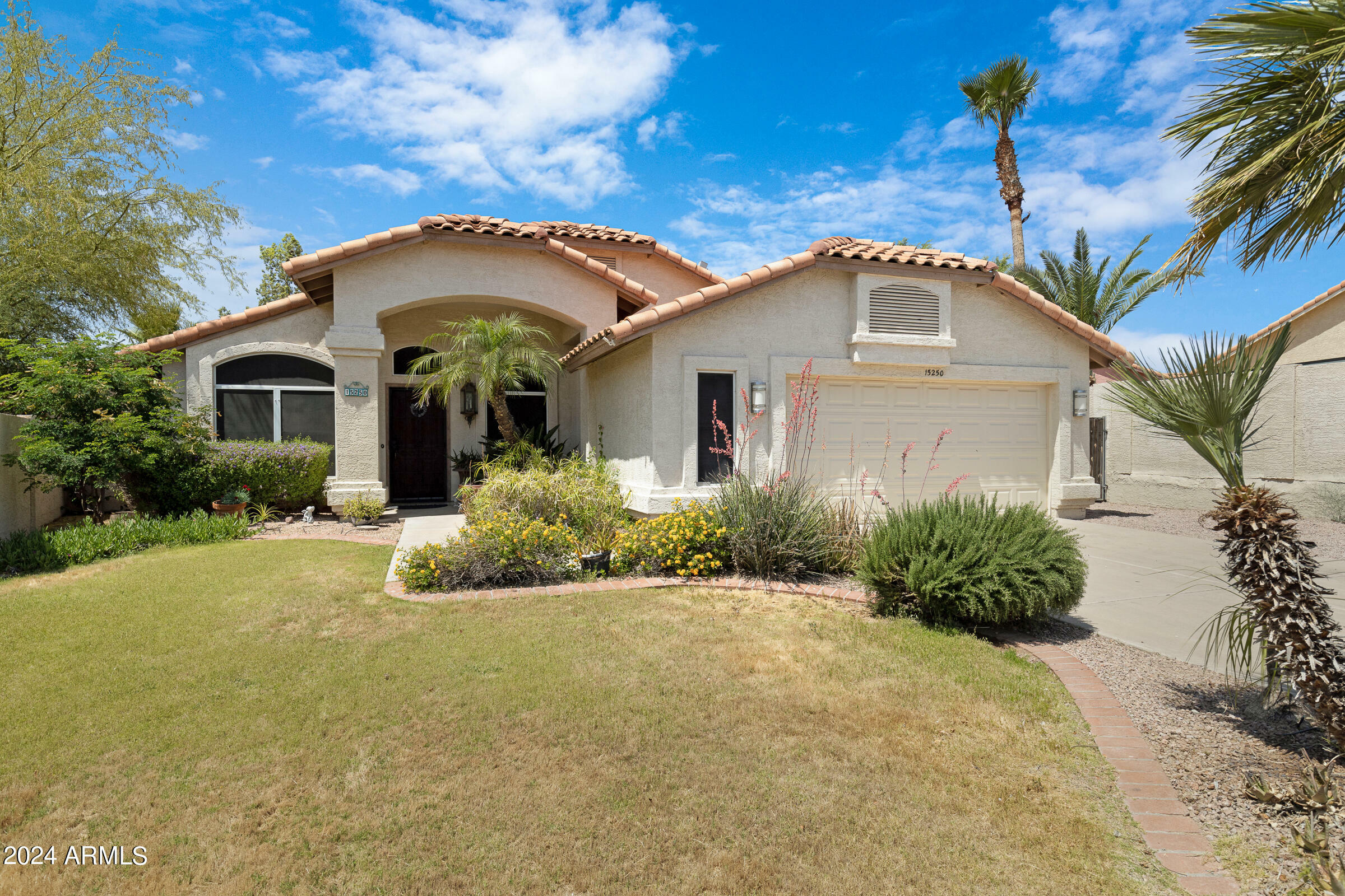 Property Photo:  15250 S 24th Street  AZ 85048 