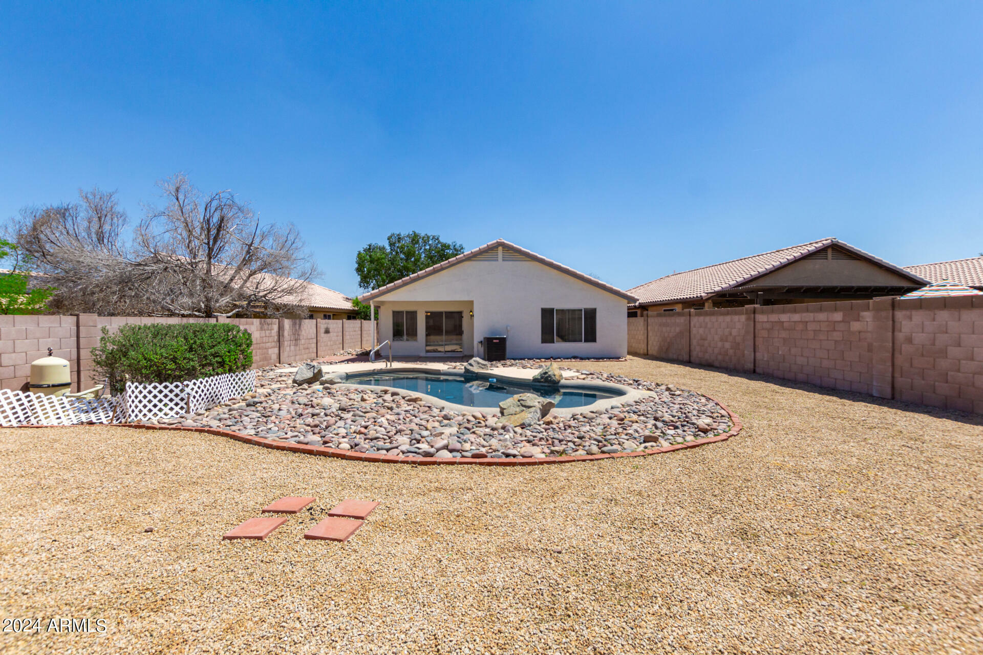 Property Photo:  8652 W Paradise Lane  AZ 85382 