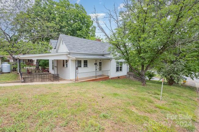 Property Photo:  205 20th Avenue SW  NC 28602 