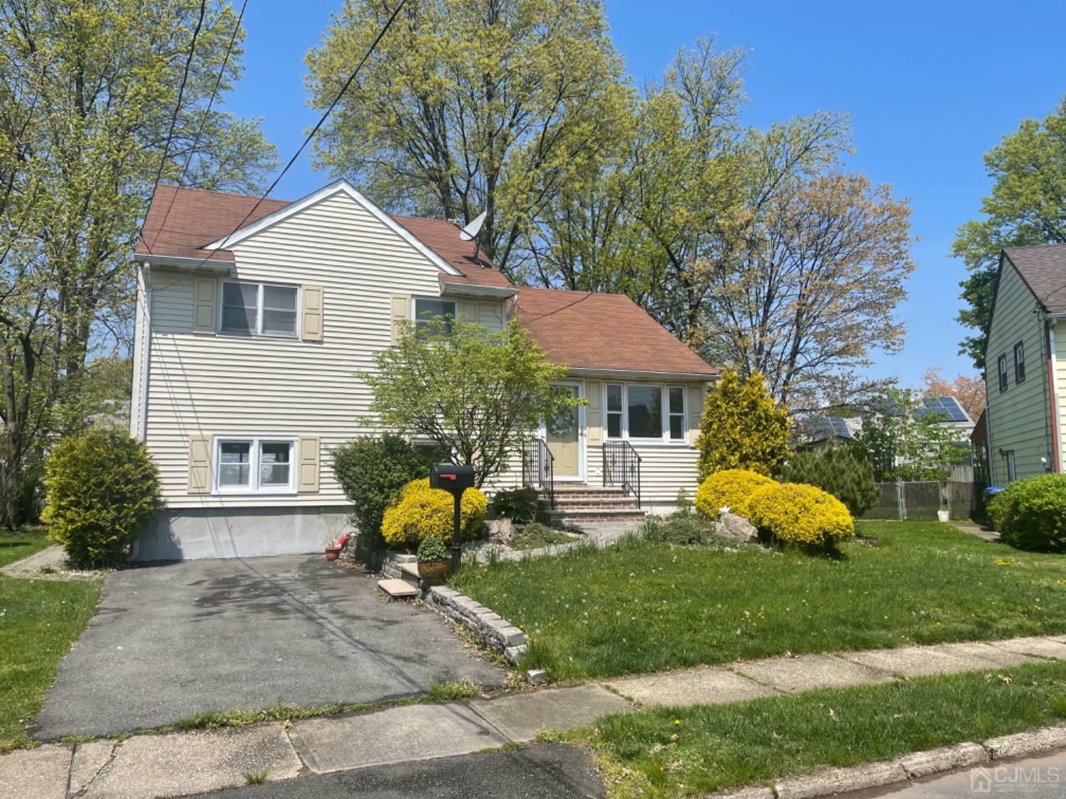 Property Photo:  13 Darrel Court  NJ 08817 