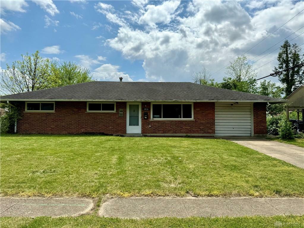 Property Photo:  1816 Hillwood Drive  OH 45439 