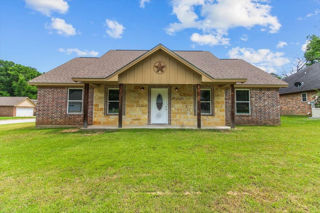 Property Photo:  207 Willow Brook Drive  TX 75901 