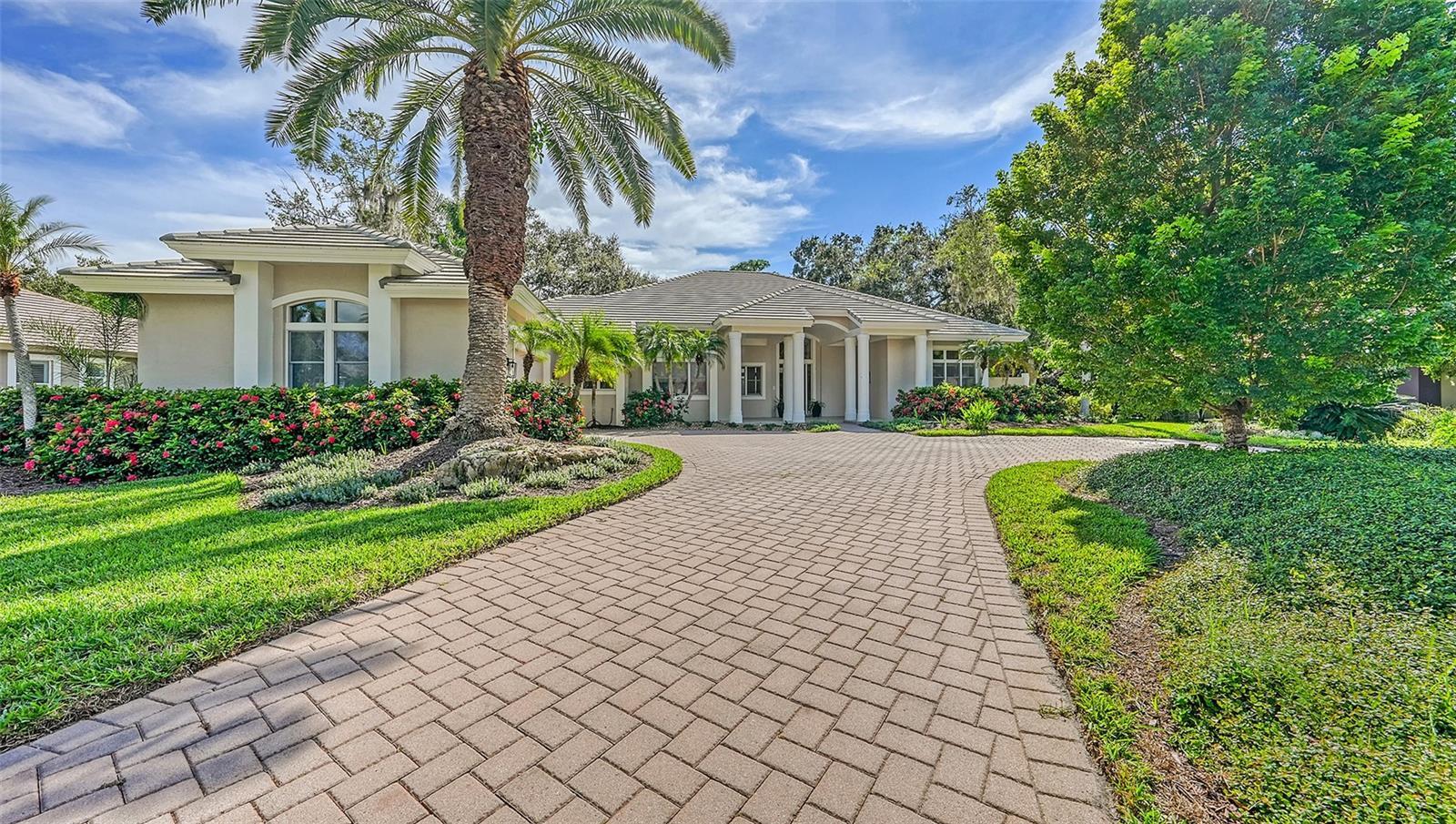 Property Photo:  935 Blue Heron Overlook  FL 34229 