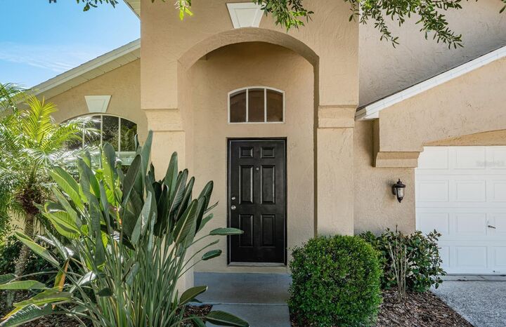 Property Photo: 525 Napa Valley Circle FL 33594