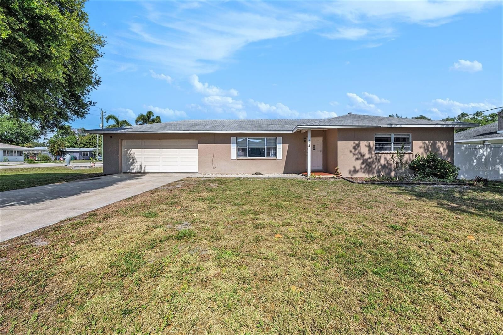 Property Photo:  912 21st Avenue W  FL 34221 