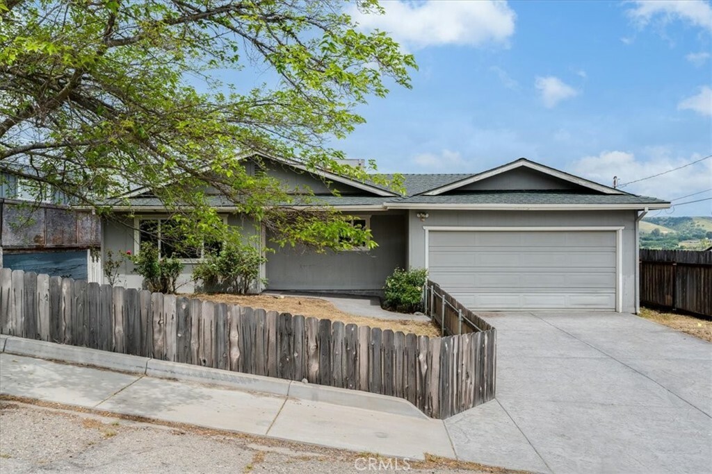 Property Photo:  4675 Arizona Avenue  CA 93422 