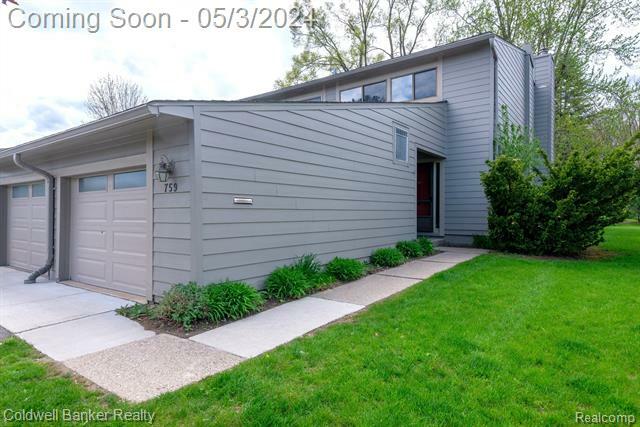 Property Photo:  759 Peninsula  MI 48105 