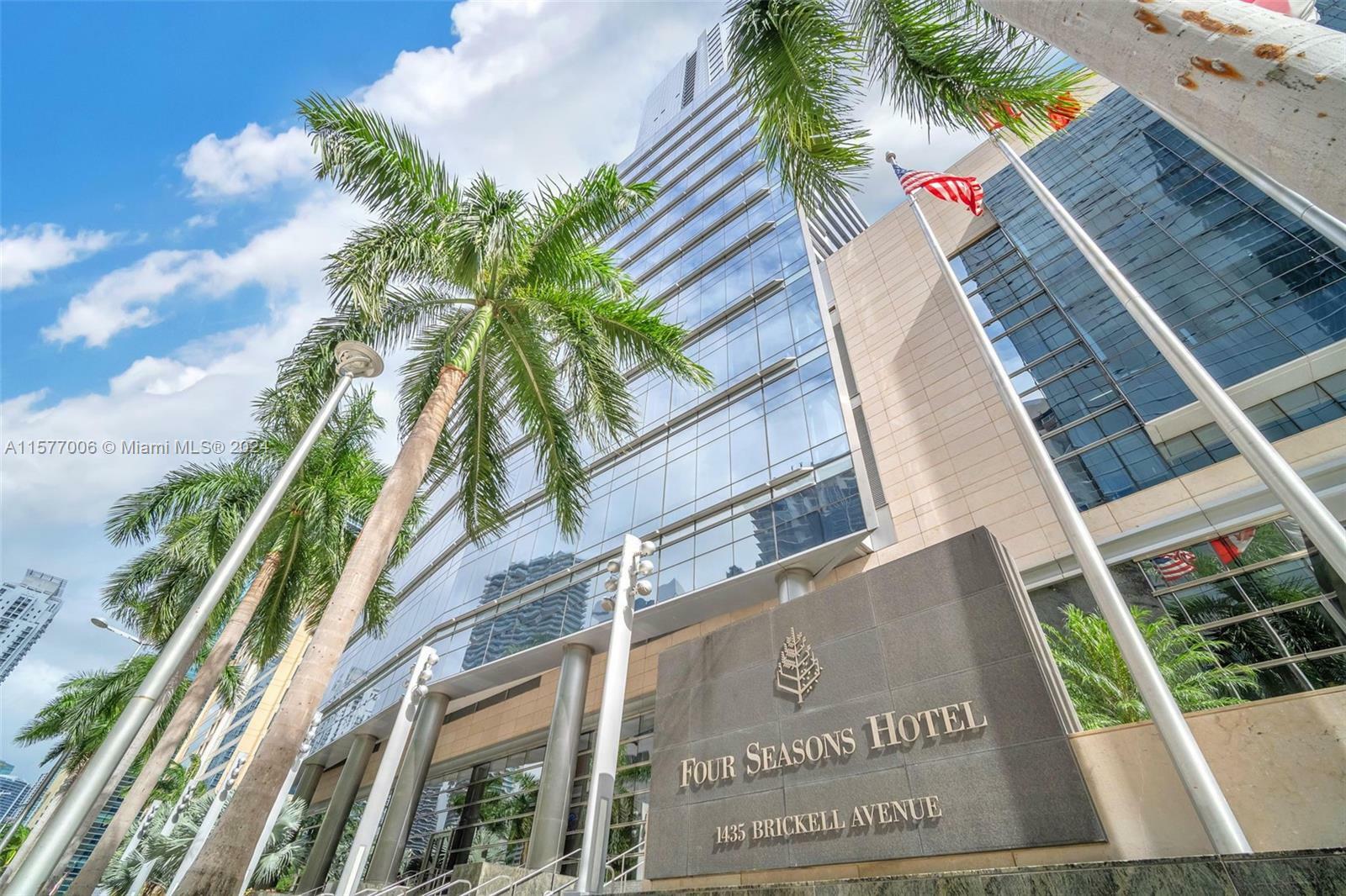 Property Photo:  1435 Brickell Ave 3012  FL 33131 