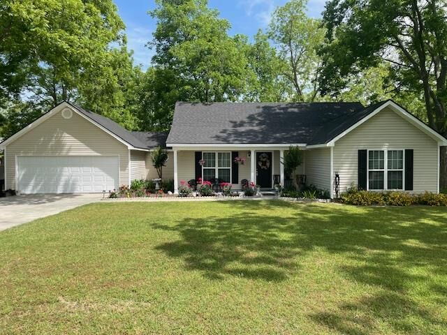 Property Photo:  221 Pecan St.  GA 31645 