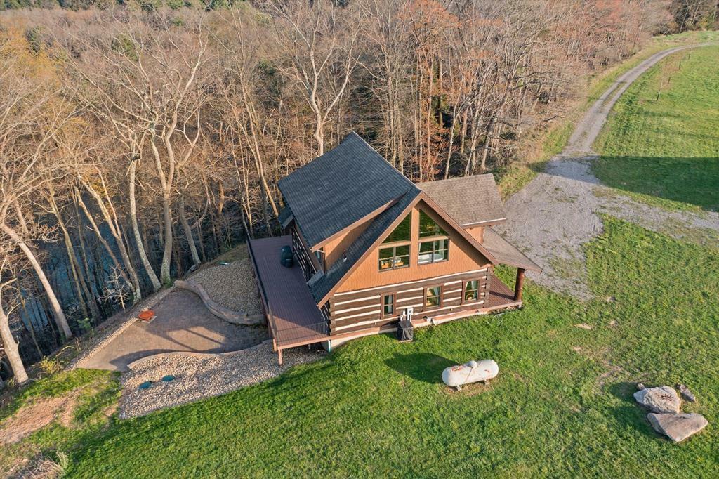 Property Photo:  725 Riverbends Drive  PA 16049 