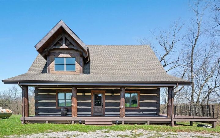 Property Photo: 725 Riverbends Drive PA 16049