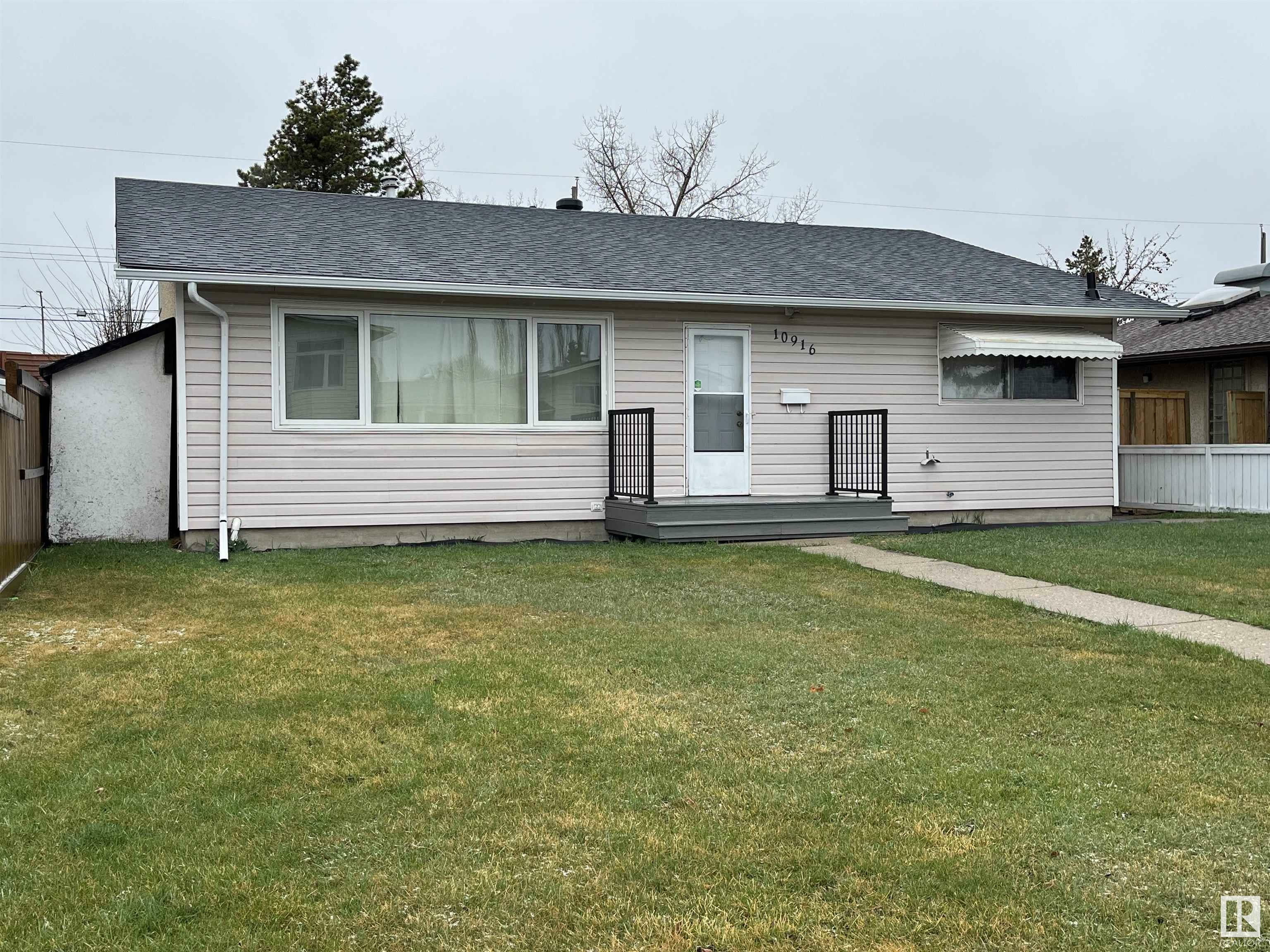Property Photo:  10916 165 Street NW  AB T5P 3T7 