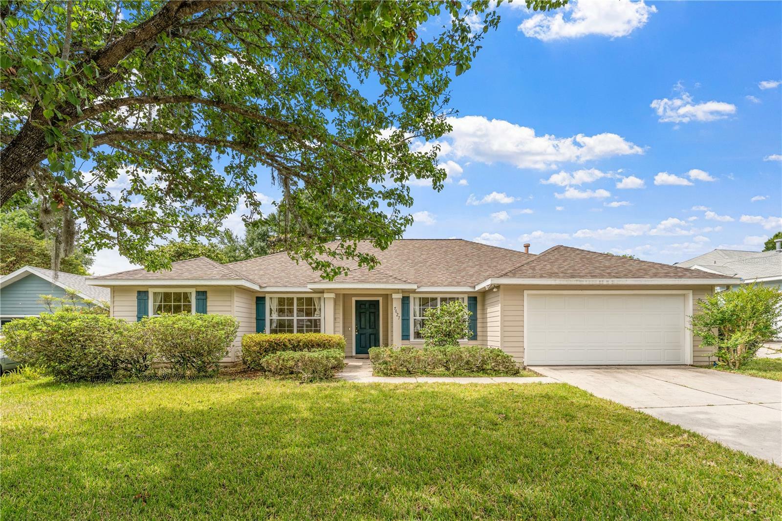 Property Photo: 7627 SW 49th Place FL 32608